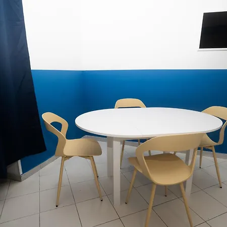 Flyresidence Garibaldi Station Napoli