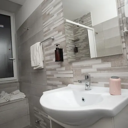 Tatil Evi Flyresidence Garibaldi Station