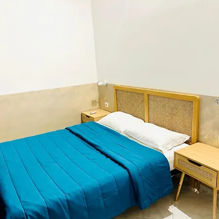 בית נופש Flyresidence Garibaldi Station נאפולי