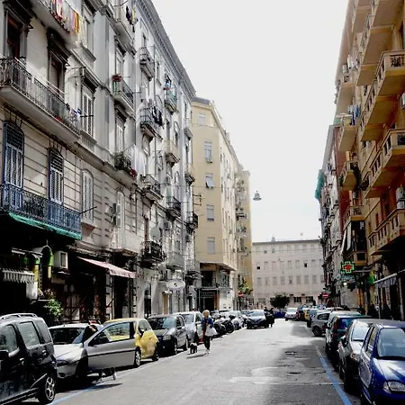 Tatil Evi Flyresidence Garibaldi Station Napoli