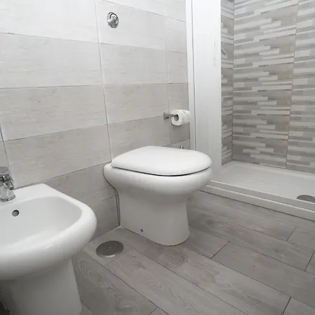 Flyresidence Garibaldi Station Feriehus Napoli