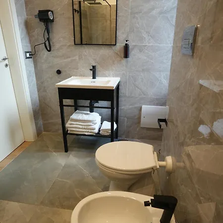 Feriehus Flyresidence Garibaldi Station Napoli